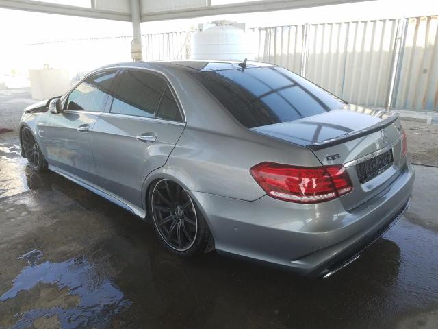 VIN: WDDHF7CB7AA221975 Auction: COPART UAE Lot: 58883301 Location: DUBAI INDUSTRIAL CITY - DUBAI WDDHF7CB7AA221975 MERCEDES BENZ E500 AMG 2010 GRAY Photo 3