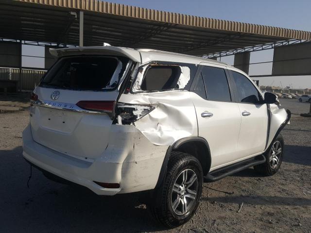 VIN: MR1DX8FS5H0009287 Auction: COPART UAE Lot: 60129221 Location: DUBAI INDUSTRIAL CITY - DUBAI VIN: MR1DX8FS5H0009287 TOYOTA FORTUNER 2017 WHITE Photo 4