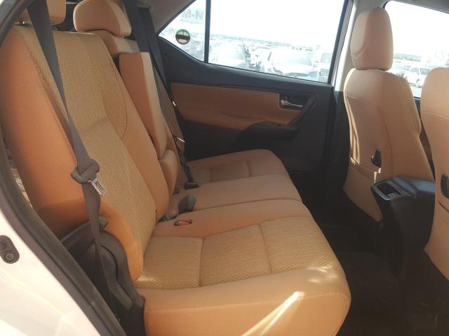 VIN: MR1DX8FS5H0009287 Auction: COPART UAE Lot: 60129221 Location: DUBAI INDUSTRIAL CITY - DUBAI VIN: MR1DX8FS5H0009287 TOYOTA FORTUNER 2017 WHITE Photo 6