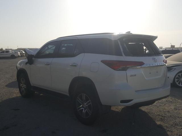 VIN: MR1DX8FS5H0009287 Auction: COPART UAE Lot: 60129221 Location: DUBAI INDUSTRIAL CITY - DUBAI VIN: MR1DX8FS5H0009287 TOYOTA FORTUNER 2017 WHITE Photo 3