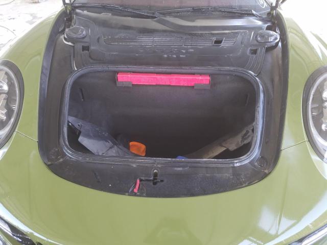 VIN: WP0ZZZ99ZHS160475 Auction: COPART UAE Lot: 60491351 Location: DUBAI INDUSTRIAL CITY - DUBAI VIN: WP0ZZZ99ZHS160475 PORSCHE 911 2017 GREEN Photo 16