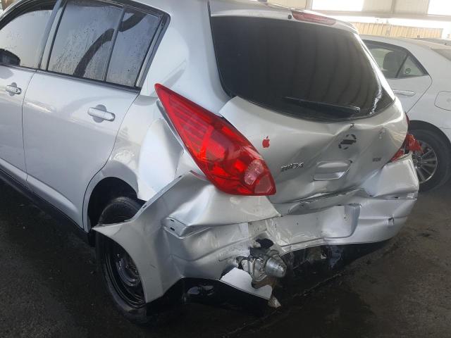 VIN: 3N1BC1C69CK247443 Auction: COPART UAE Lot: 60465951 Location: DUBAI INDUSTRIAL CITY - DUBAI VIN: 3N1BC1C69CK247443 NISSAN TIIDA 2012 SILVER Photo 9