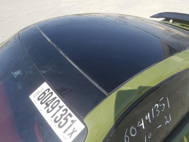 VIN: WP0ZZZ99ZHS160475 Auction: COPART UAE Lot: 60491351 Location: DUBAI INDUSTRIAL CITY - DUBAI VIN: WP0ZZZ99ZHS160475 PORSCHE 911 2017 GREEN Photo 18
