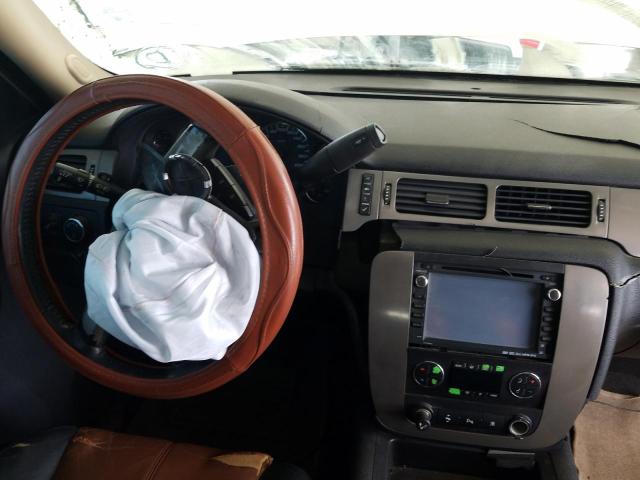 VIN: 1GNFK13J98R256649 Auction: COPART UAE Lot: 61336231 Location: DUBAI INDUSTRIAL CITY - DUBAI VIN: 1GNFK13J98R256649 CHEVROLET TAHOE 2008 SILVER Photo 13