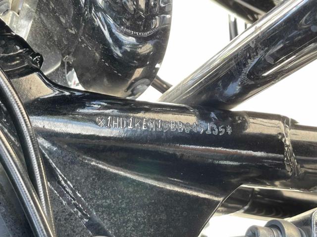 2011 HARLEY-DAVIDSON FLHTK 1HD1KEM15BB649135