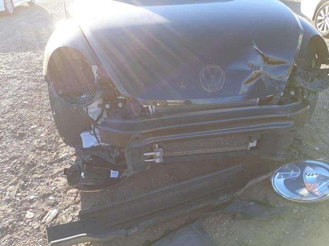 2018 VOLKSWAGEN BEETLE SE 3VWJD7AT2JM708580