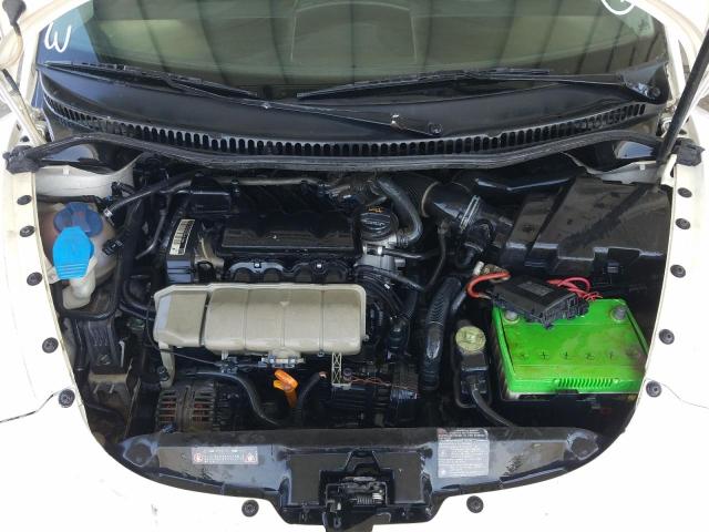 VIN: WVWZZZ9CZ4M515931 Auction: COPART UAE Lot: 61339551 Location: DUBAI INDUSTRIAL CITY - DUBAI WVWZZZ9CZ4M515931 VOLKSWAGEN BEETLE 2004 WHITE Photo 7