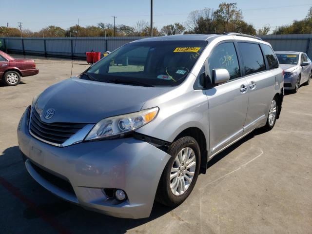 Toyota Sienna XLE 2014