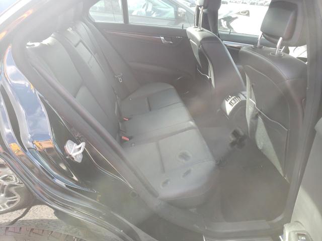 2011 MERCEDES-BENZ C300 WDDGF8BB1BR137818