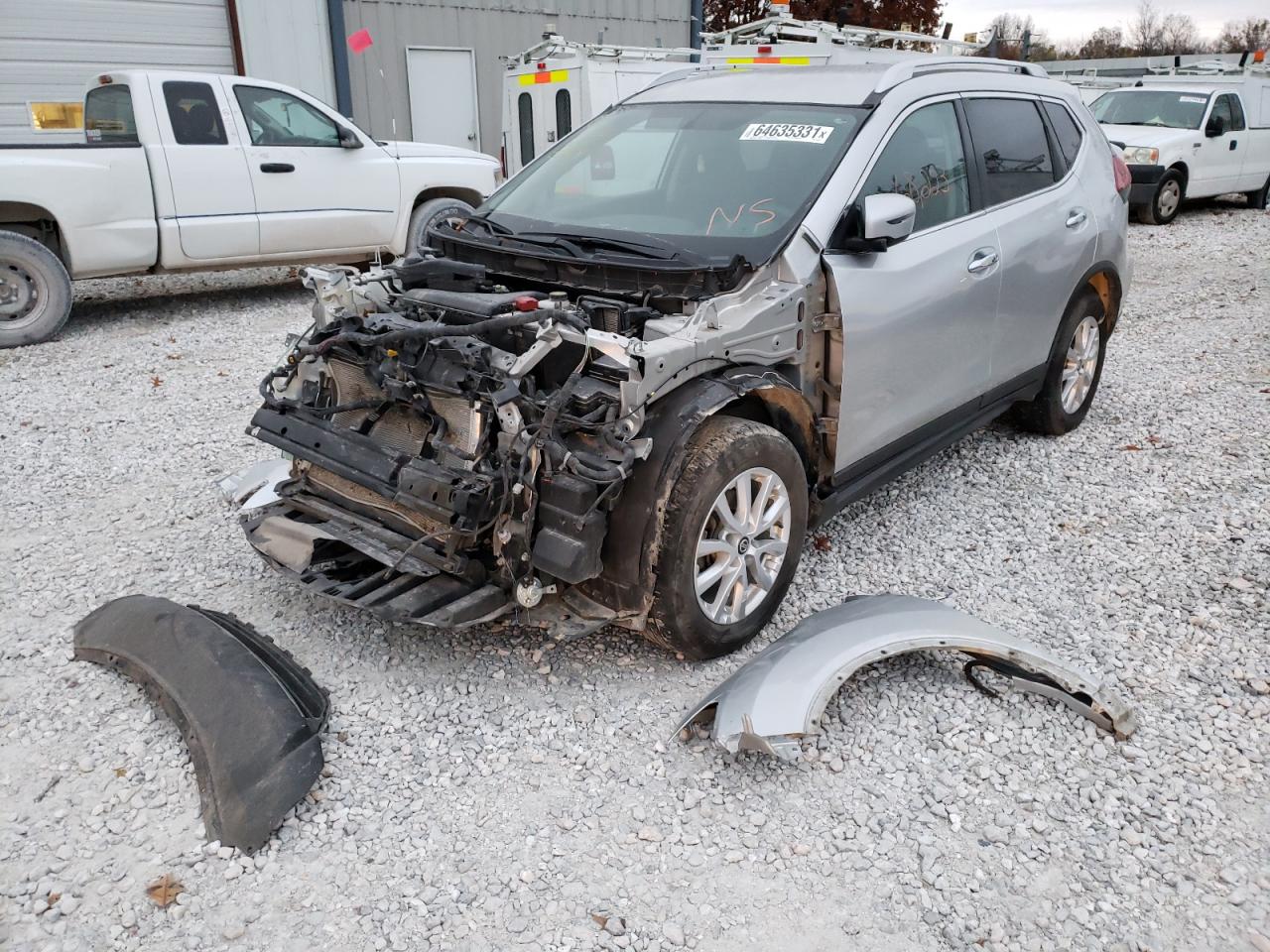 KNMAT2MV4JP529148 2018 NISSAN ROGUE - Image 2