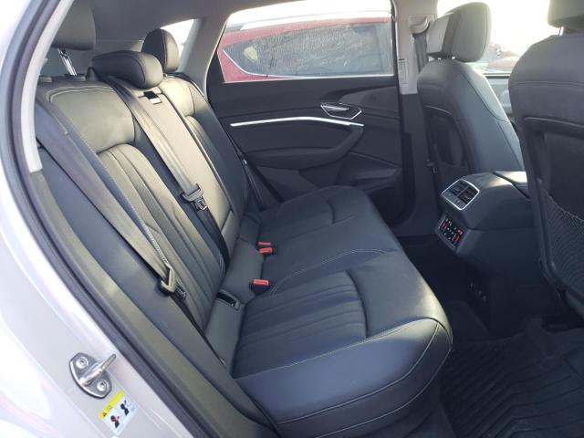 2021 AUDI E-TRON PRE WA1LAAGE8MB010880