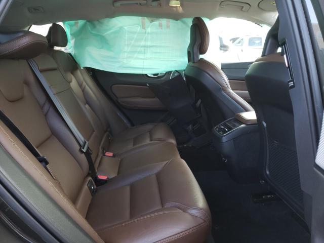 2018 VOLVO XC60 T6 IN YV4A22RL7J1075195