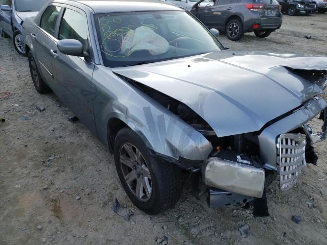 Salvage cars for sale from Copart Seaford, DE: 2007 Chrysler 300 Touring