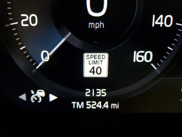 2021 VOLVO XC40 T5 MO YV4162UK8M2557837