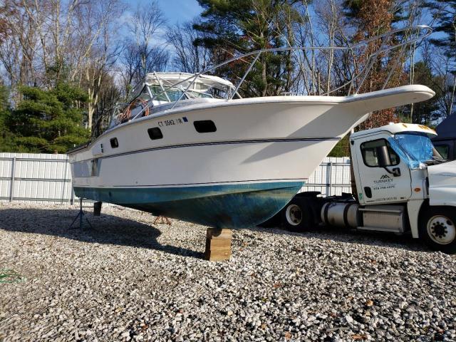 Salvage boats for sale at Warren, MA auction: 1985 Phoenix Boat