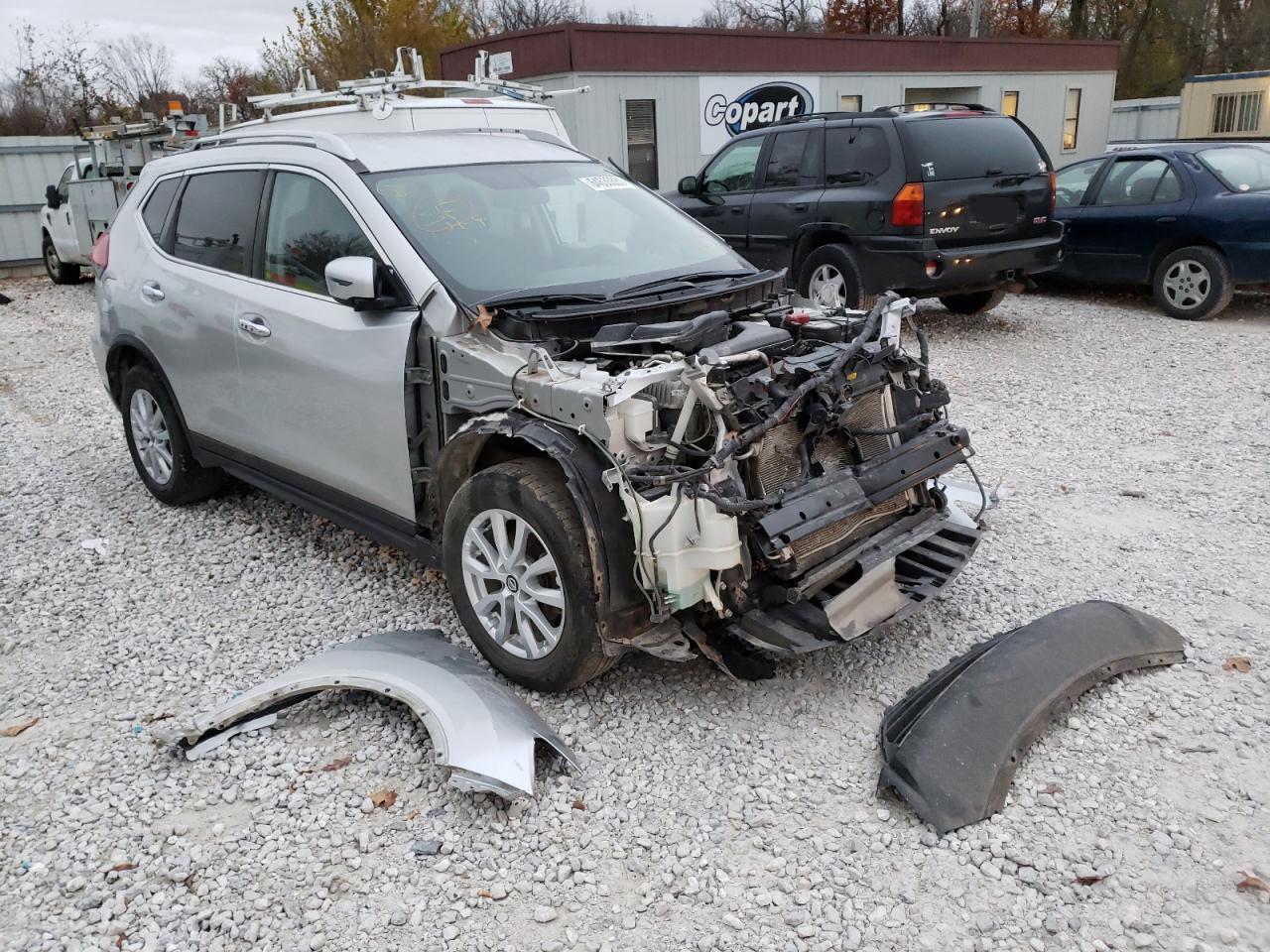 KNMAT2MV4JP529148 2018 NISSAN ROGUE - Image 1