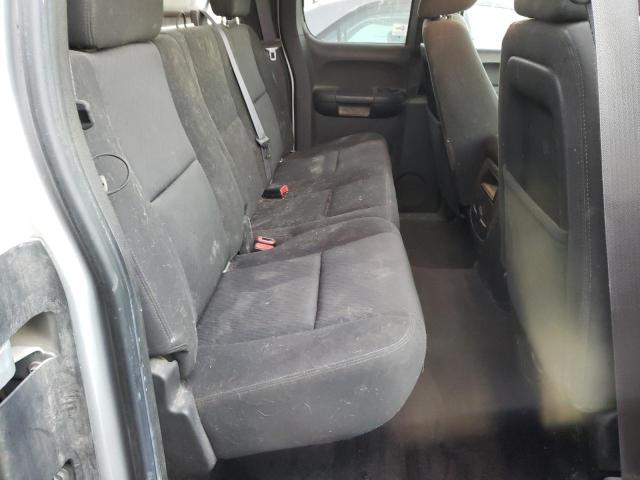 2011 CHEVROLET SILVERADO - 1GCRKSE04BZ394588