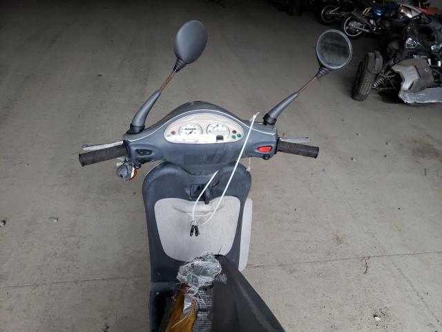 2003 PIAGGIO SCOOTER ZAPM228F835001256
