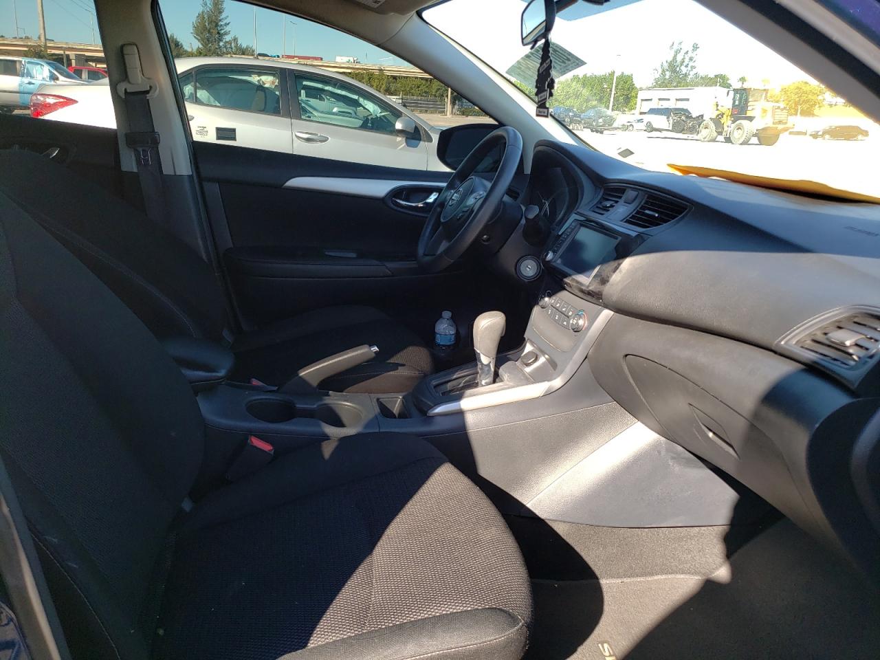 3N1AB7AP7KY359277 NISSAN SENTRA 2019