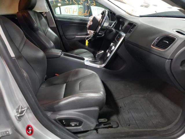 2016 VOLVO V60 CROSS YV4612HK1G1003385