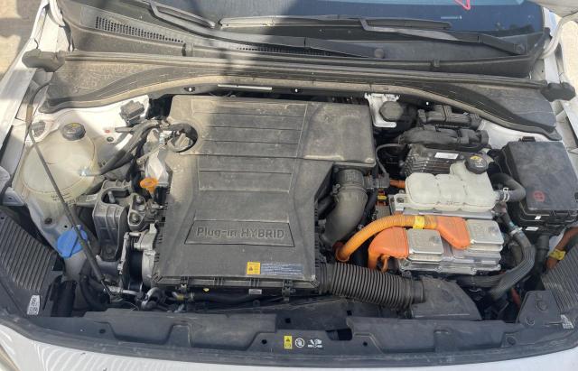 2018 HYUNDAI IONIQ KMHC65LD4JU104200