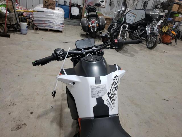 2021 KTM 890 DUKE R VBKTU9401MM805793