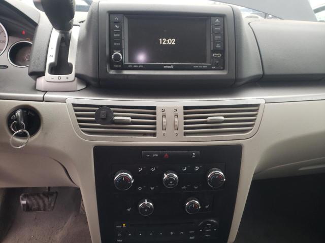 2011 VOLKSWAGEN ROUTAN SE 2V4RW3DG6BR718147