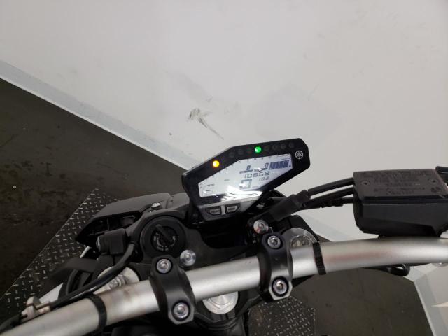 2017 YAMAHA FZ09 JYARN53E2HA000550