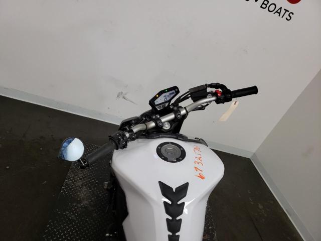 2017 YAMAHA FZ09 JYARN53E2HA000550