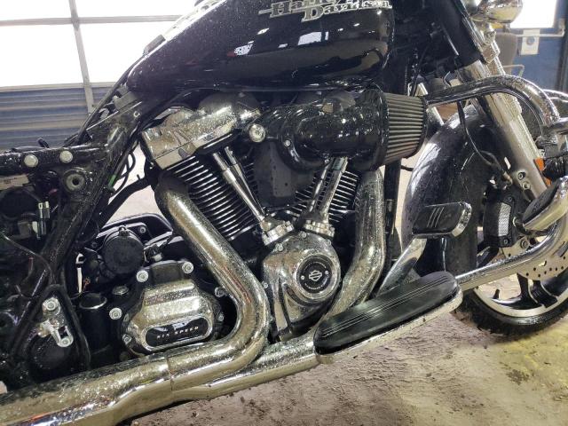 2019 HARLEY-DAVIDSON FLHX 1HD1KBC19KB666472