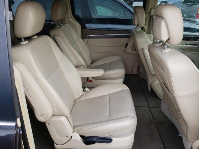 2010 VOLKSWAGEN ROUTAN SE 2V4RW3D15AR280179