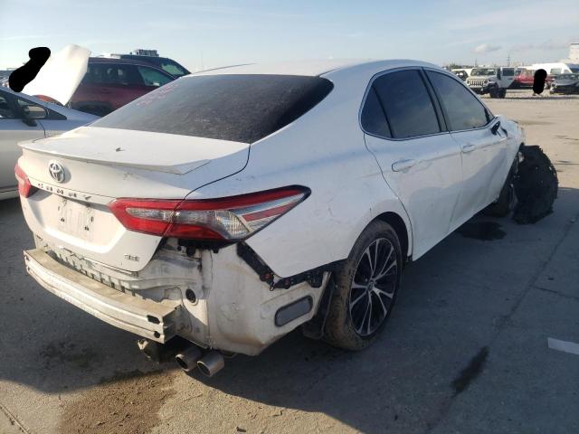 4T1B11HK6JU070027 Toyota Camry L 2018. Фото: 3