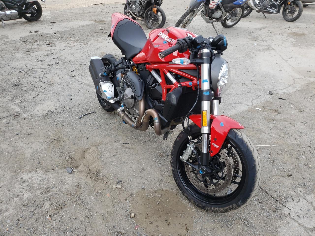 Ducati Monster 82