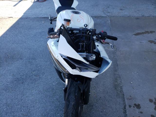 2011 SUZUKI GSX-R600 JS1GN7FA7B2100333