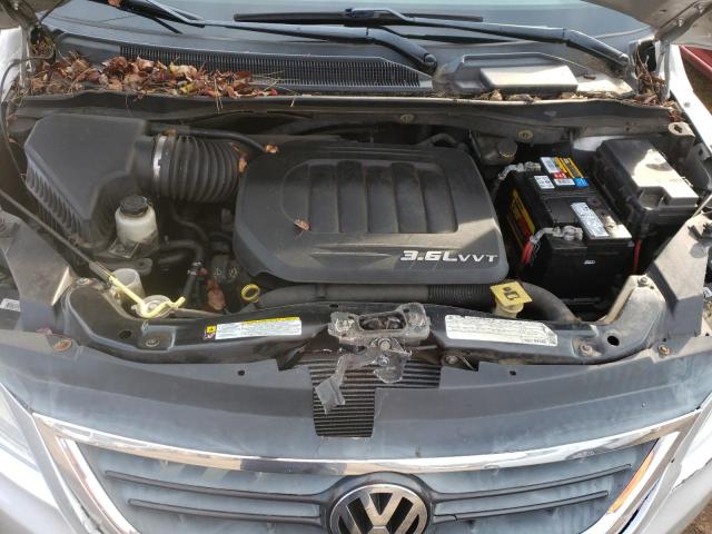 2011 VOLKSWAGEN ROUTAN SEL 2V4RW5DG0BR728278