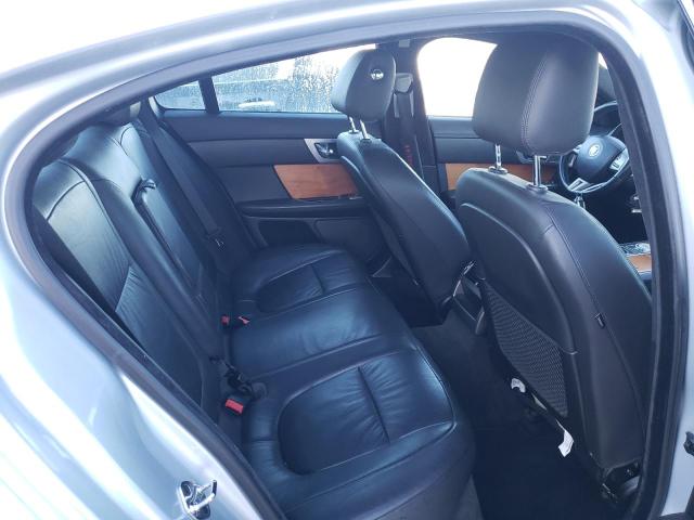 2010 JAGUAR XF LUXURY SAJWA0FAXAHR62141