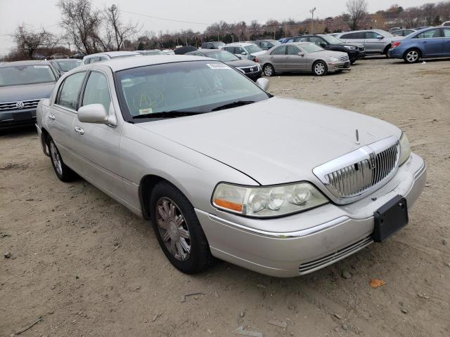 2LNHM82V98X639095 Lincoln Town Car S 2008