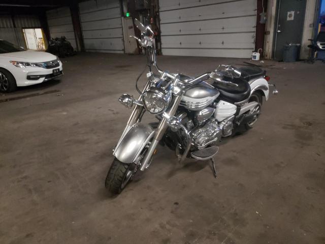 YAMAHA XV1900 CT 2009 SILVER Photo 2