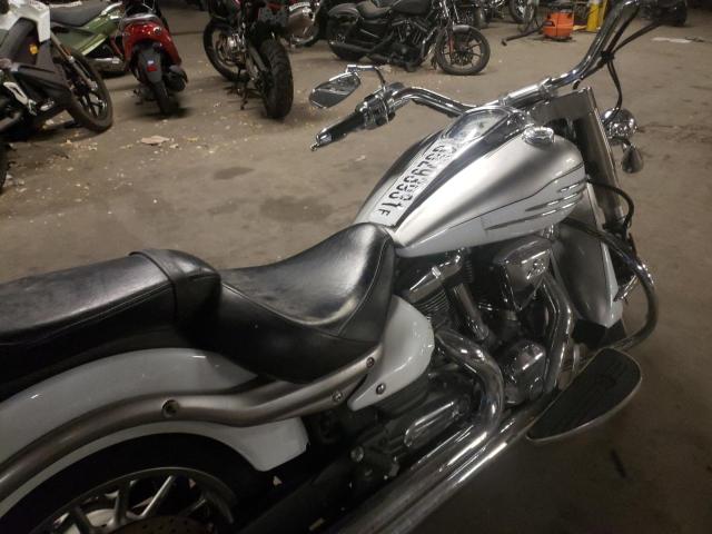 YAMAHA XV1900 CT 2009 SILVER Photo 5