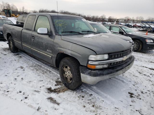 Salvage cars for sale at Lansing, MI auction: 2002 Chevrolet Silverado