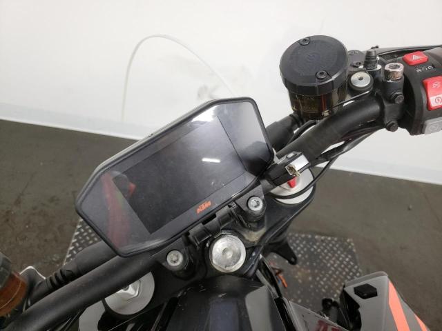 2019 KTM 1290 SUPER VBKV39401KM905014