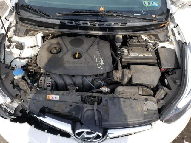 Sedans HYUNDAI ELANTRA 2016 Biały