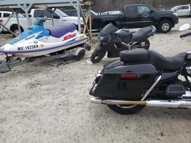 2019 HARLEY-DAVIDSON FLHX 1HD1KBC10KB657367