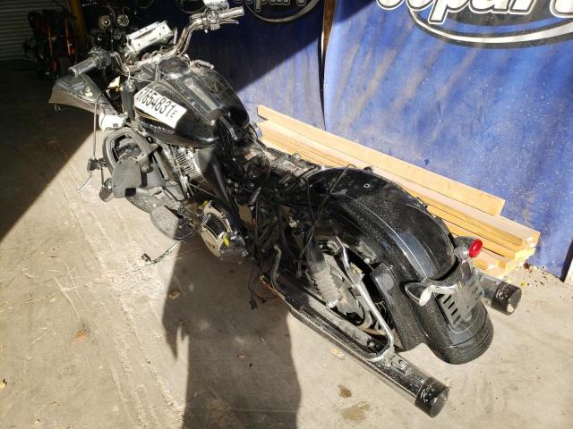 2011 HARLEY-DAVIDSON FLTRU 1HD1KGM16BB677165