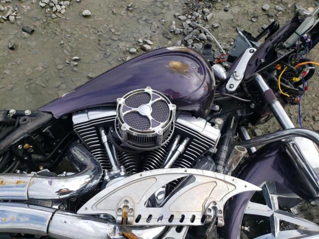2011 HARLEY-DAVIDSON FLHX 1HD1KBM15BB637095