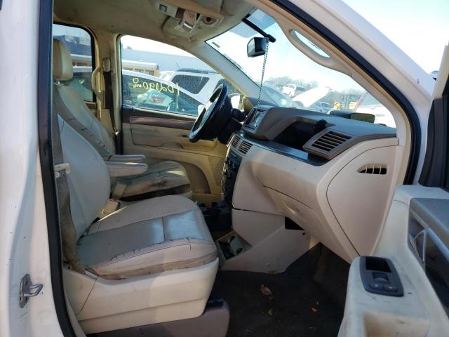 2010 VOLKSWAGEN ROUTAN SE 2V4RW3D10AR268179