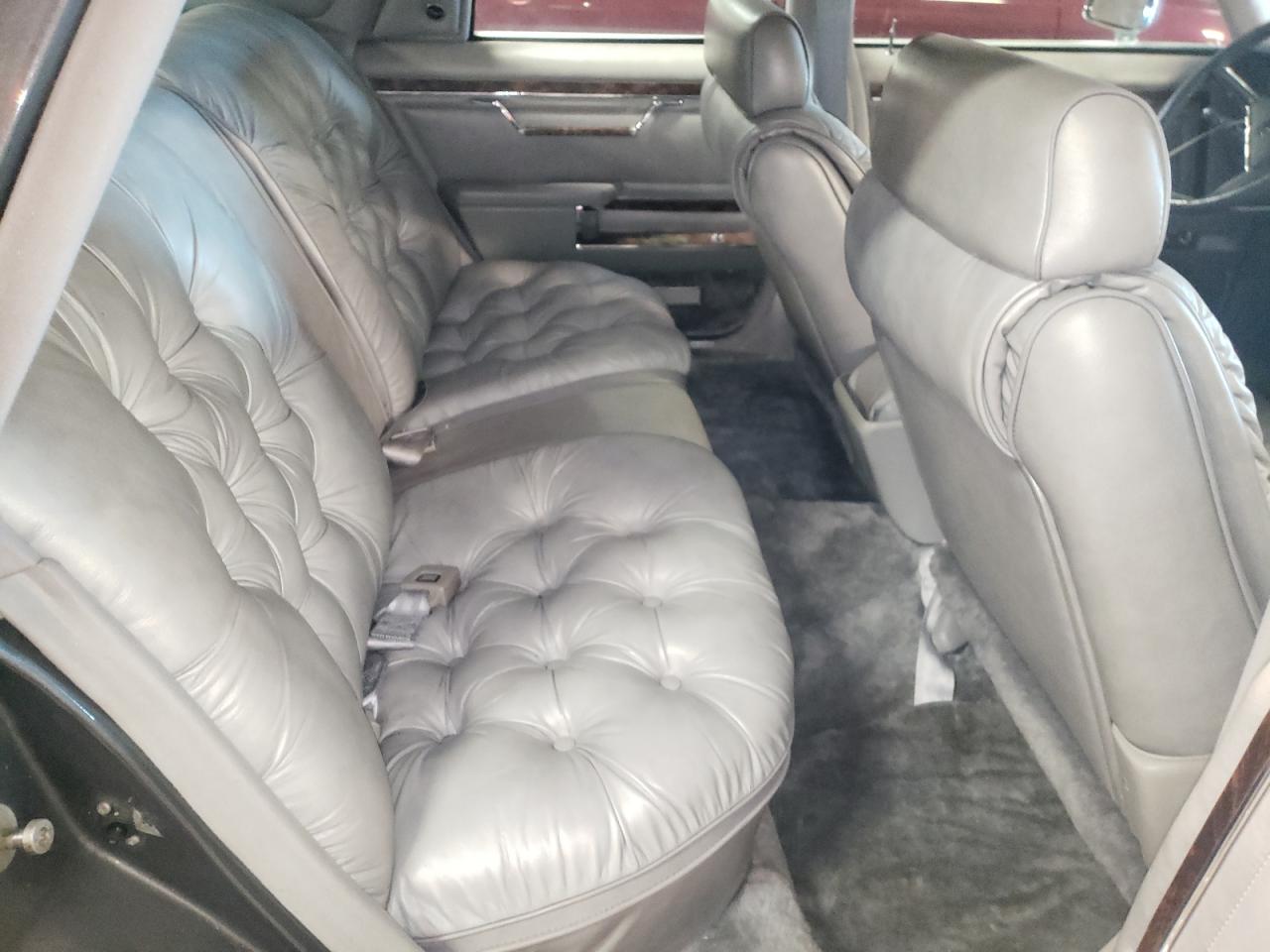 1983 Chrysler New Yorker Fifth Avenue VIN: 2C3BF66P0DR120895 Lot: 59707915