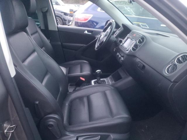 2011 VOLKSWAGEN TIGUAN WVGBV7AX0BW520113