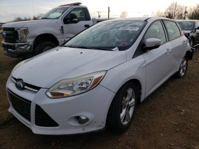 Hatchbacks FORD FOCUS 2012 Biały