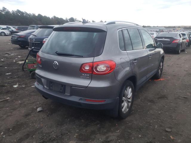 2011 VOLKSWAGEN TIGUAN WVGBV7AX0BW520113